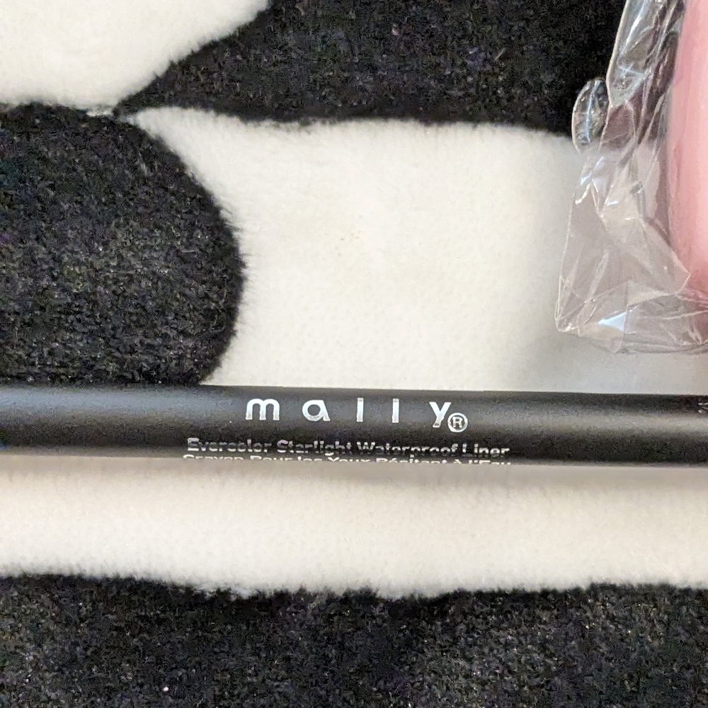 Midnight Black Eyeliner With Sharpener Mally Evercolor Starlight Waterproof NWOB - Picture 4 of 9